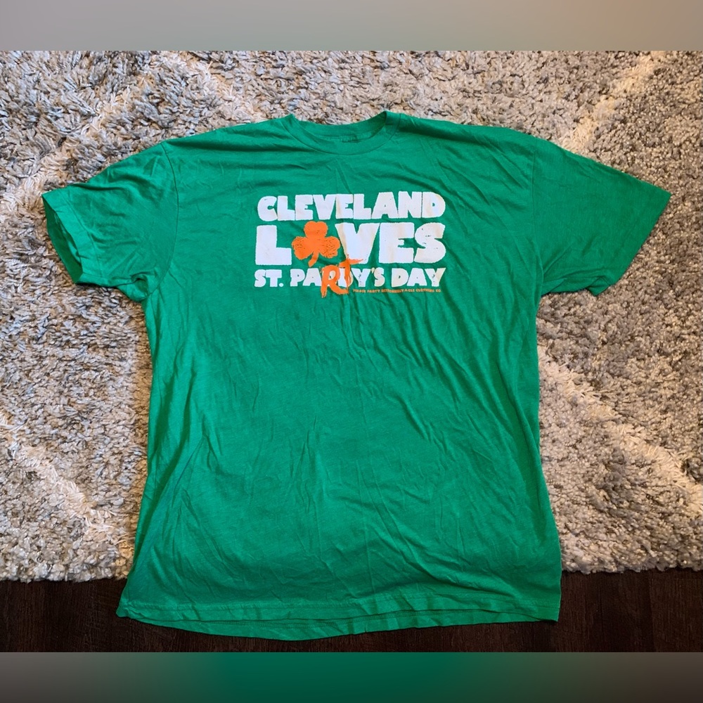 Mens Cleveland St Patricks Day shirt size XXL